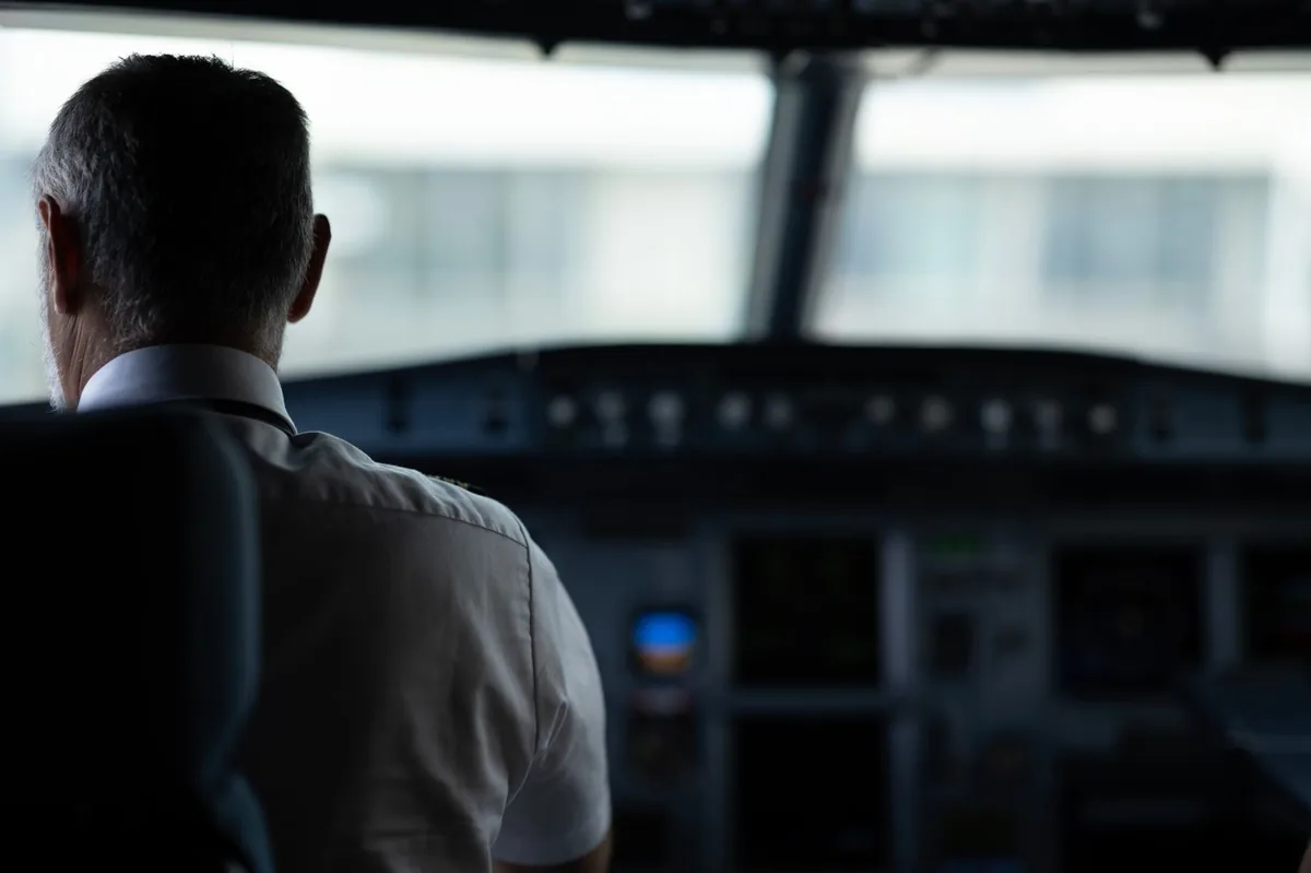 INVESTIGACIÓN INTERNACIONAL | El copiloto que atacó un vuelo a Tel Aviv operaba bajo un perfil extremista y misógino