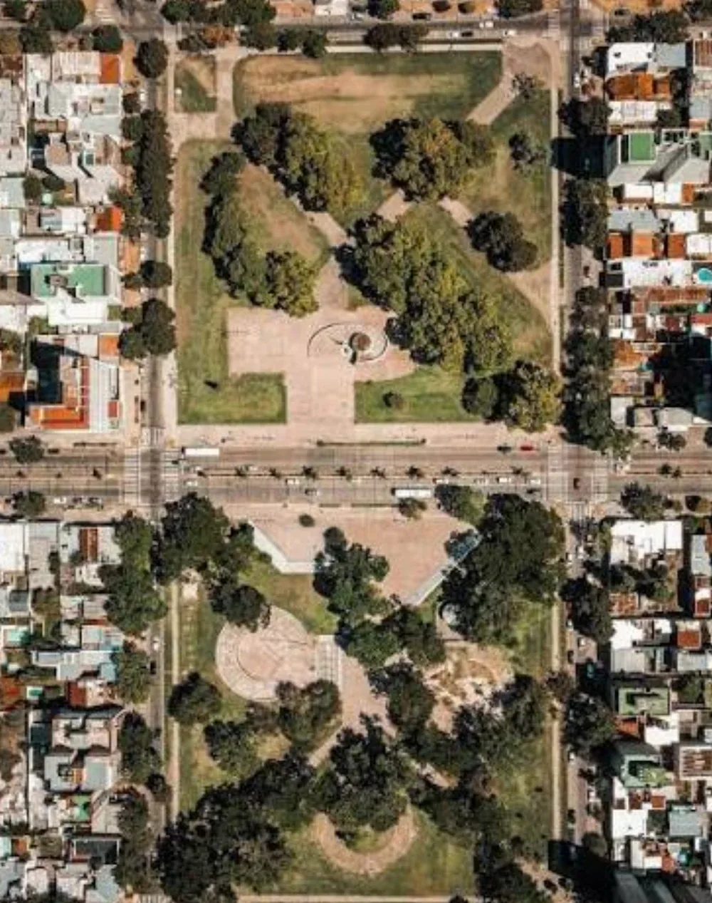 HISTORIA URBANA | El secreto de Plaza Belgrano: el gran parque platense que no pudo ser