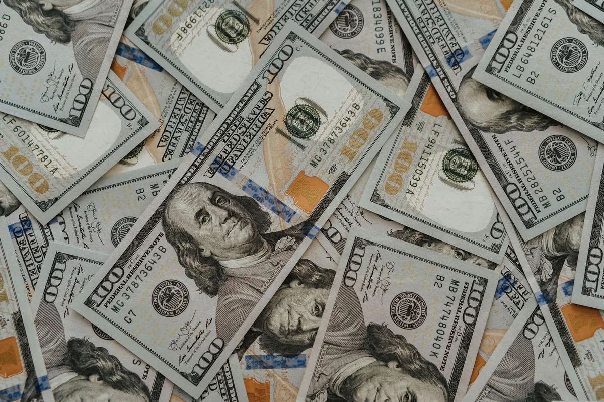 MERCADO CAMBIARIO | El dólar oficial cotiza a $1540 y la brecha cambiaria se mantiene estable