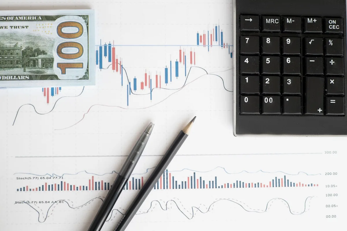 INFORME MACROECONÓMICO | El mercado confirma la recesión y recorta con fuerza el crecimiento para 2026