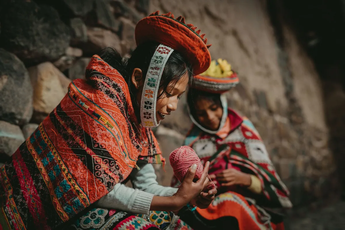 IDENTIDAD Y ARTESANÍA | El origen secreto del poncho albiceleste que conmovió al país