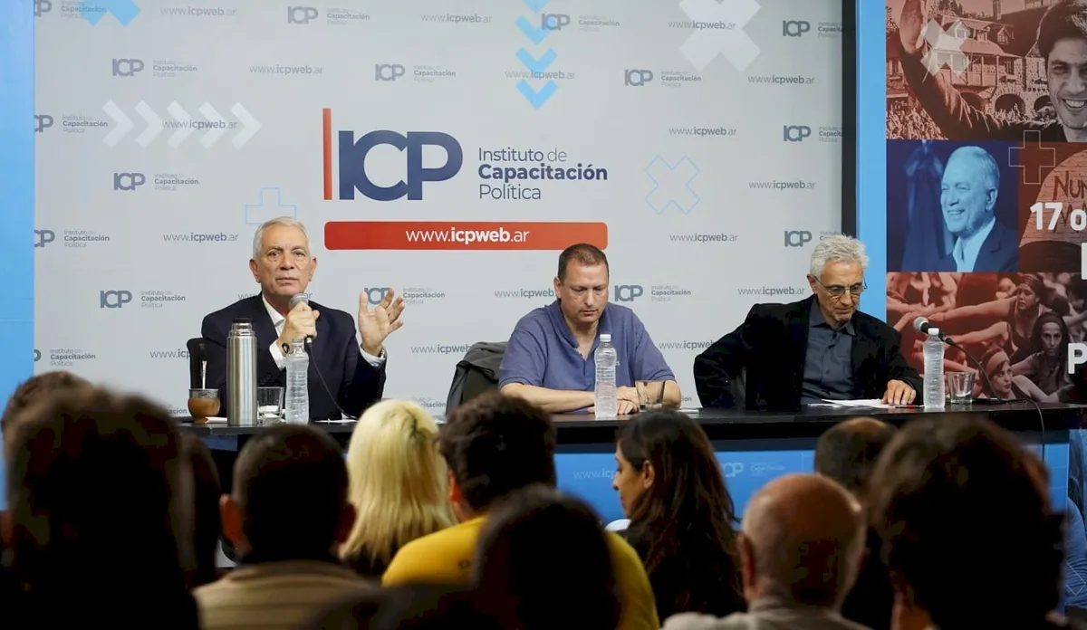 POLÍTICA Y FORMACIÓN | Alak encabezó una masiva clase de capacitación junto a Brienza y Raimundi