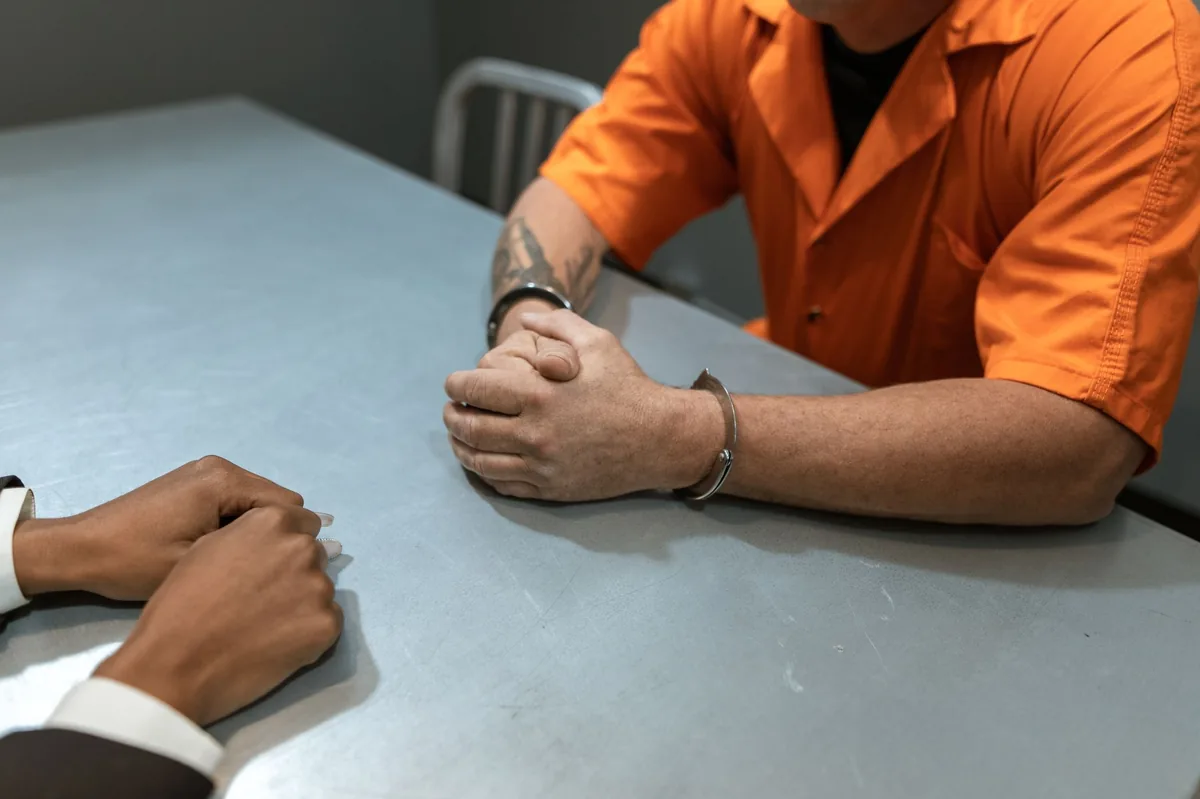 Defensa y polémica de la mujer acusada de ejercer psicología sin título