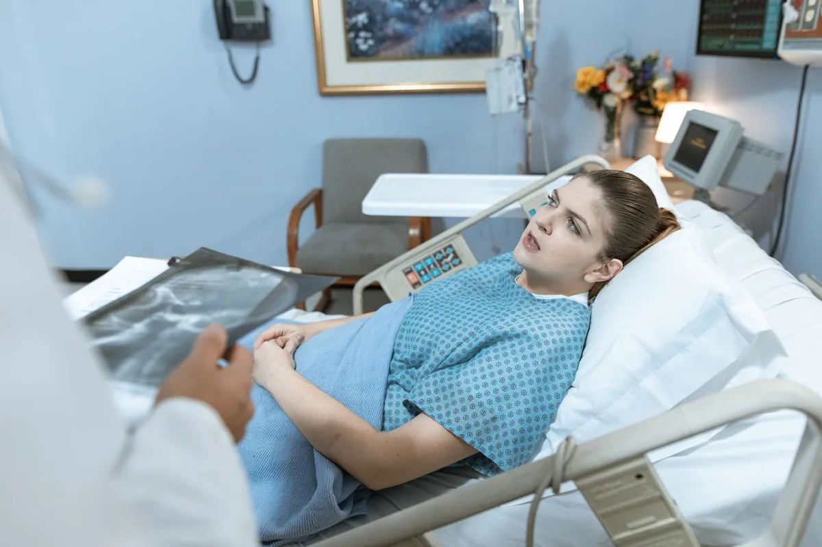 PAMI al borde del colapso: clínicas y sanatorios cortan diálogo con el Gobierno