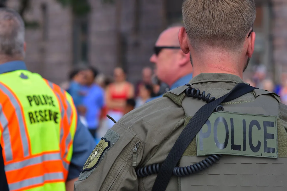 OPERATIVO DE SEGURIDAD | Detienen a un joven buscado en plena Fiesta del Inmigrante