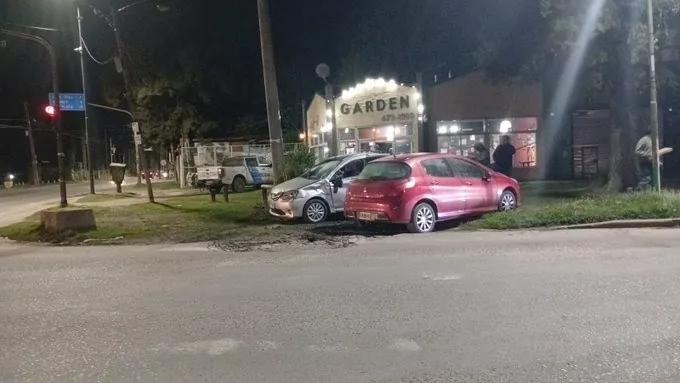SINIESTRO VIAL EN ZONA NORTE | Choque violento en Villa Elisa: cuatro heridos y operativo del SAME
