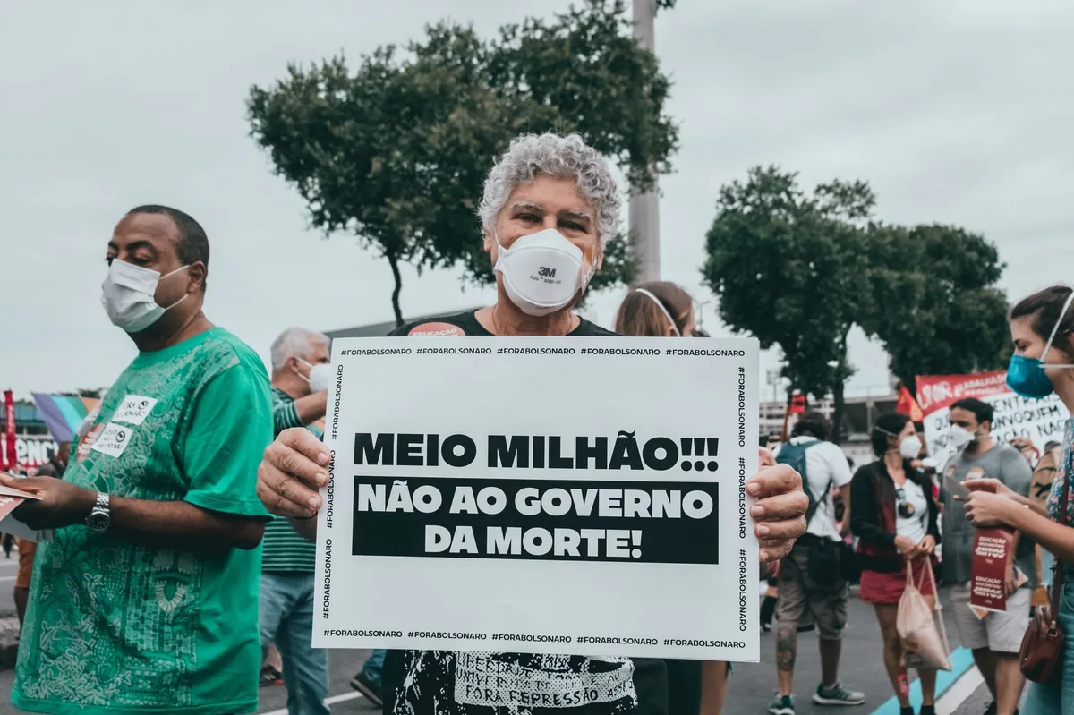 TENSIÓN EN BRASIL | La justicia evalúa liberar a Jair Bolsonaro tras el avance de su hijo